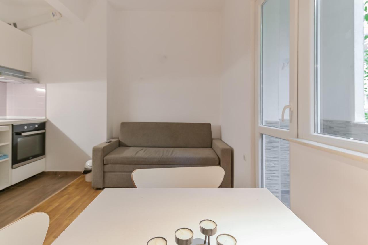 Bright Apartment In The Heart Of The City By Flat Mаnager Sofia Extérieur photo