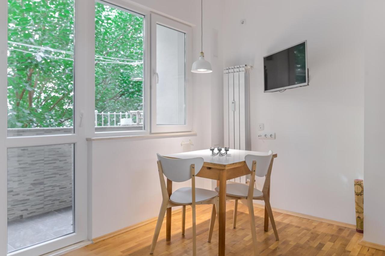 Bright Apartment In The Heart Of The City By Flat Mаnager Sofia Extérieur photo